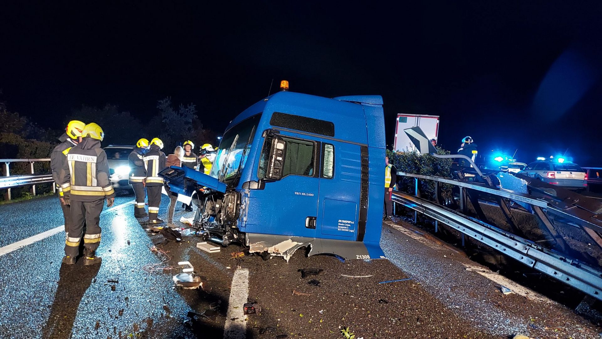 Einsatz 100 am 05.10.2020 LKW Unfall mit eingeklemmten Personen A22 Nordspur