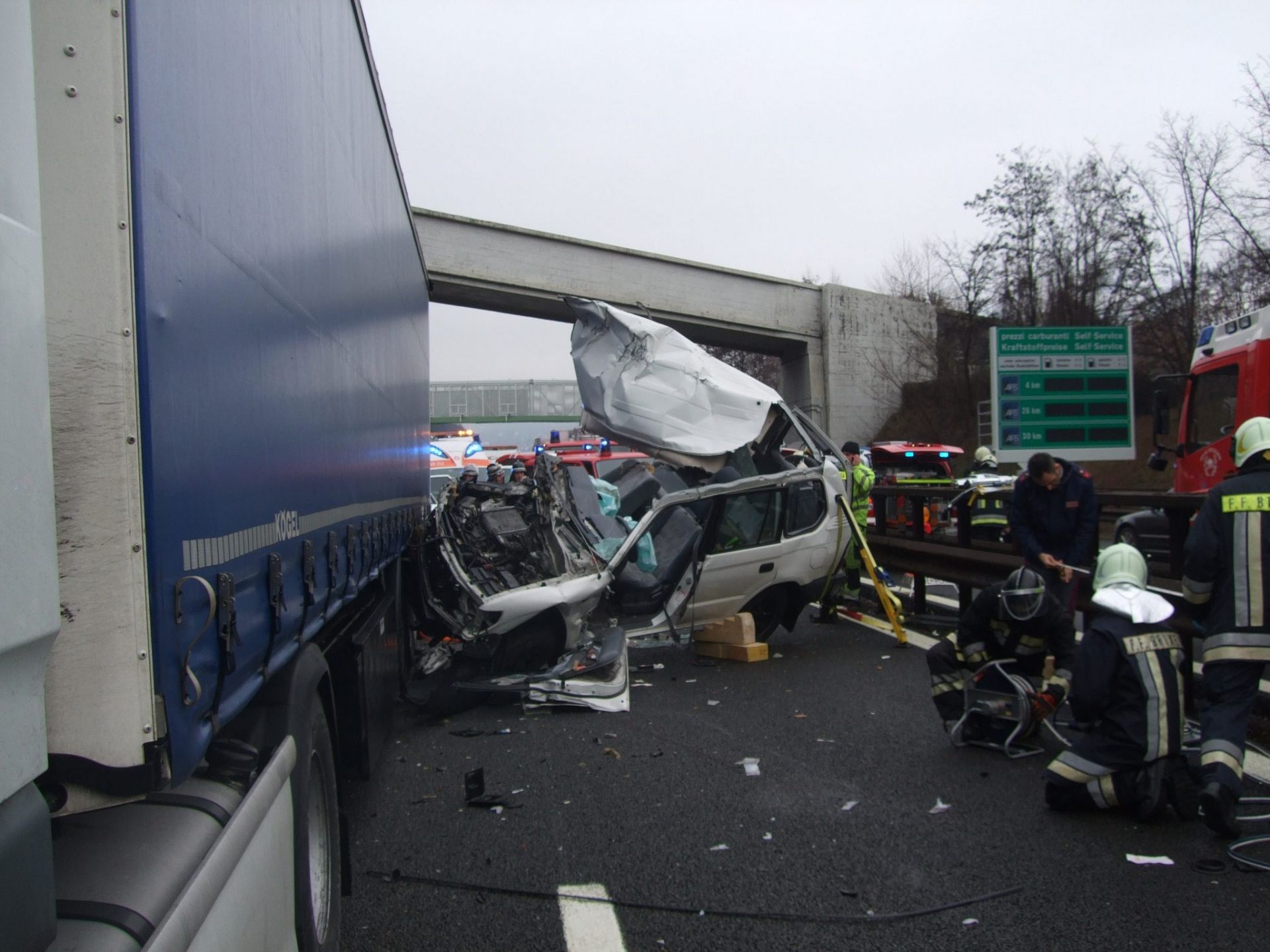 Einsatz 13 am 05.02.2014 Auffahrunfall auf LKW A22 Südspur