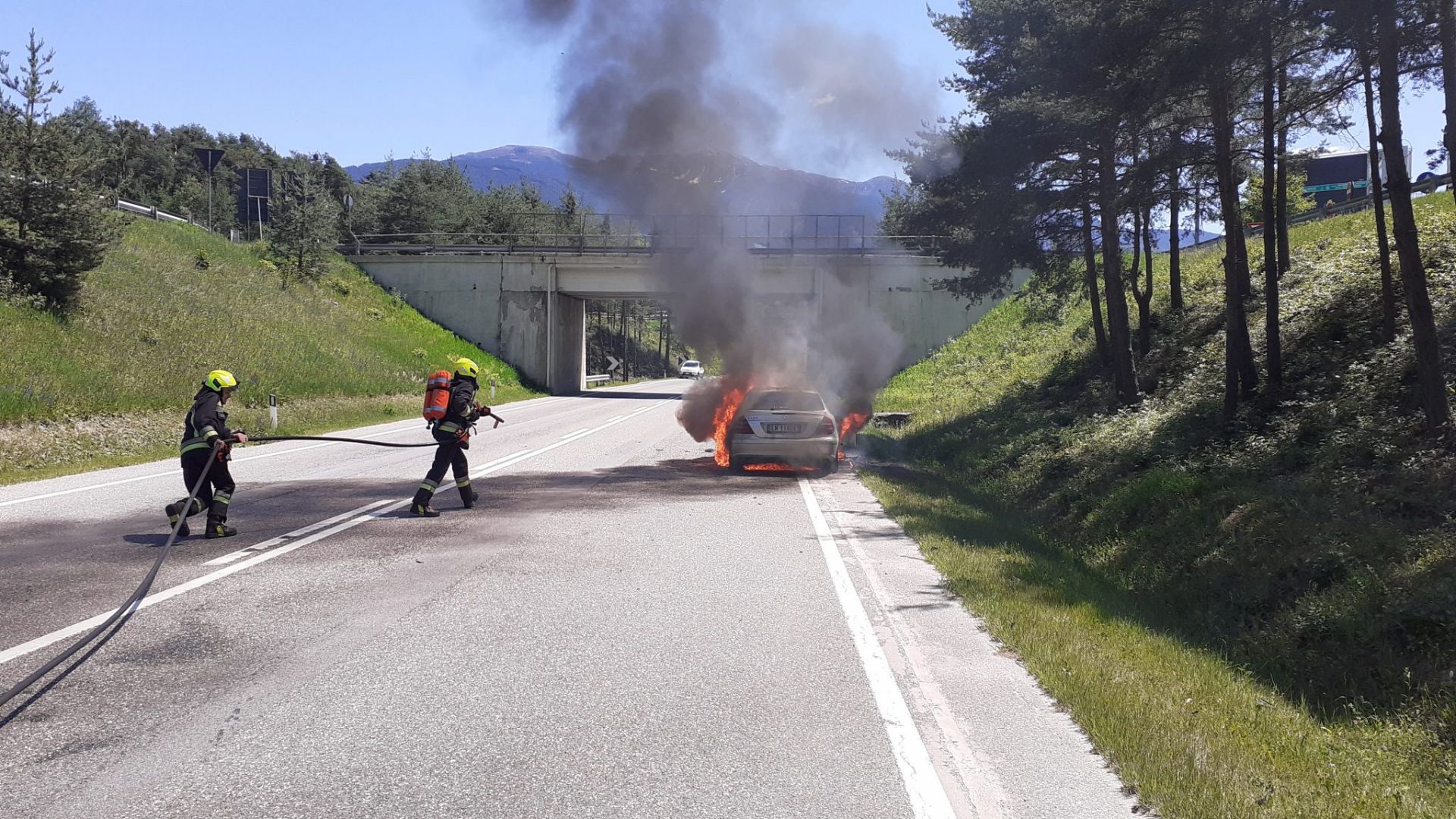 Einsatz 36 am 27.05.2020 PKW Brand Brennerstaatsstraße Höhe Autobahneinfahrt