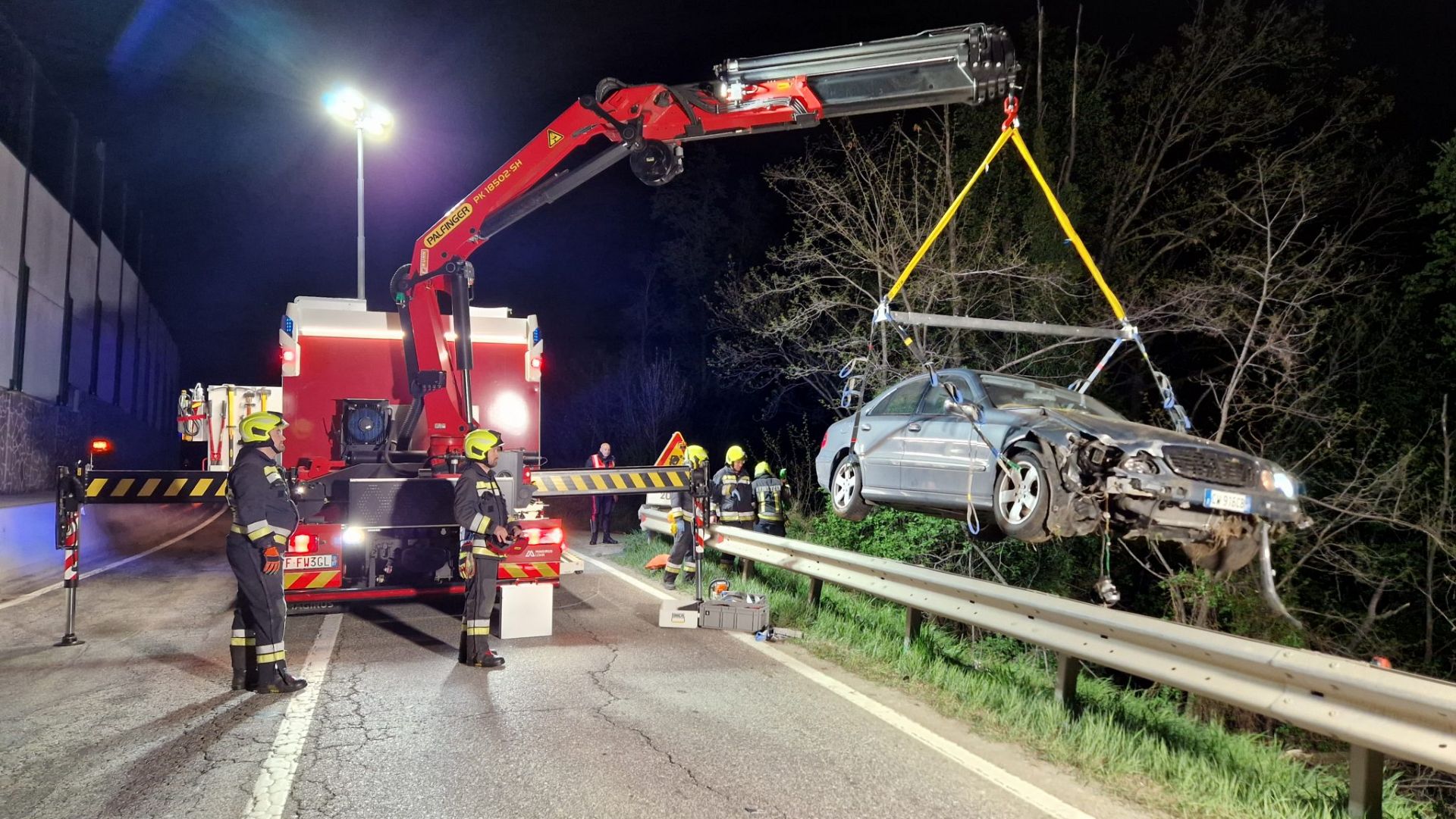 Einsatz 36 am 29.04.2022 PKW gerät über Böschung Brennerstaatsstraße Höhe Oberplatter