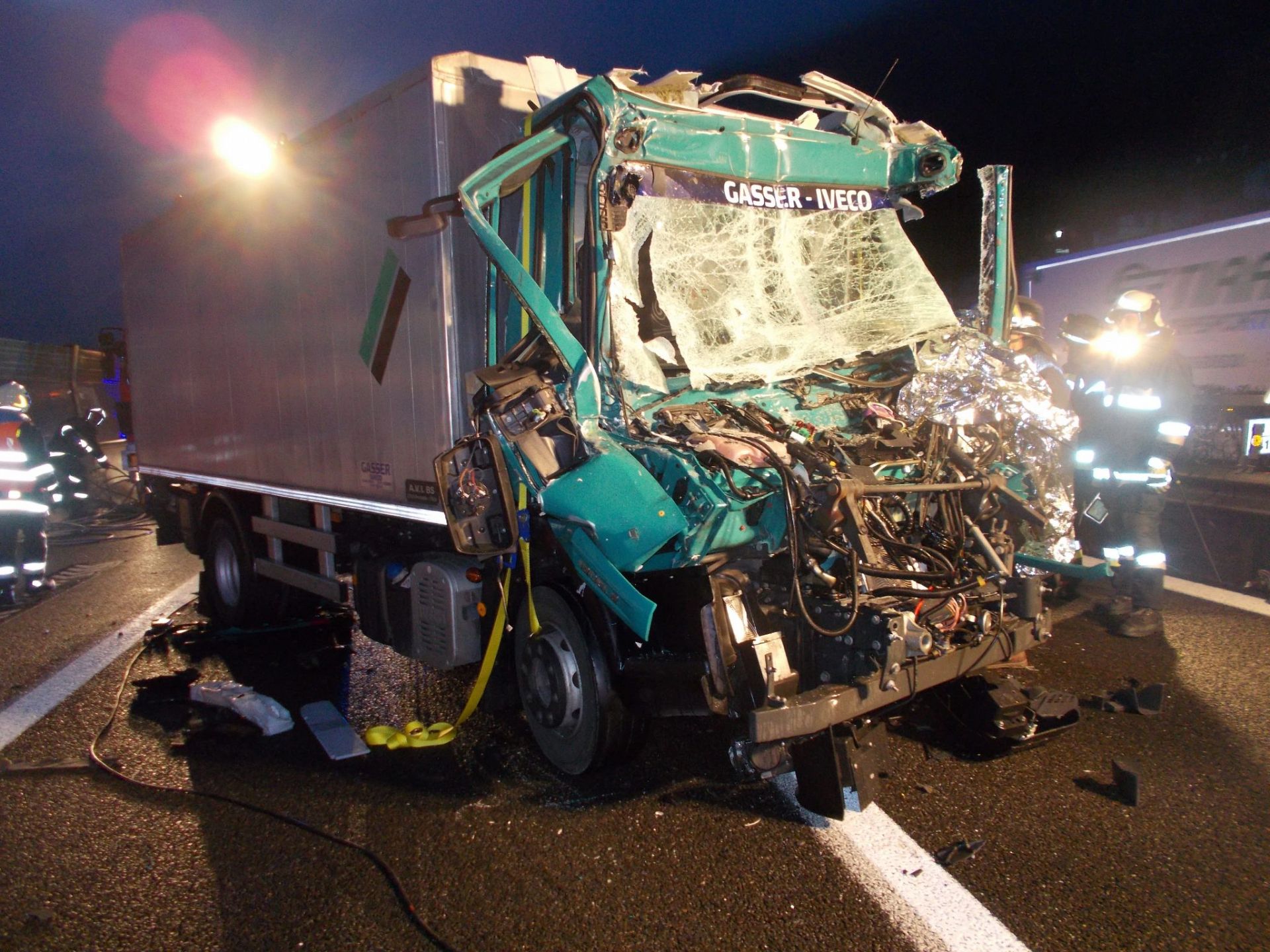 Einsatz 4 am 12.01.2016 LKW Auffahrunfall mit eingeklemmten Personen A22 Nordspur