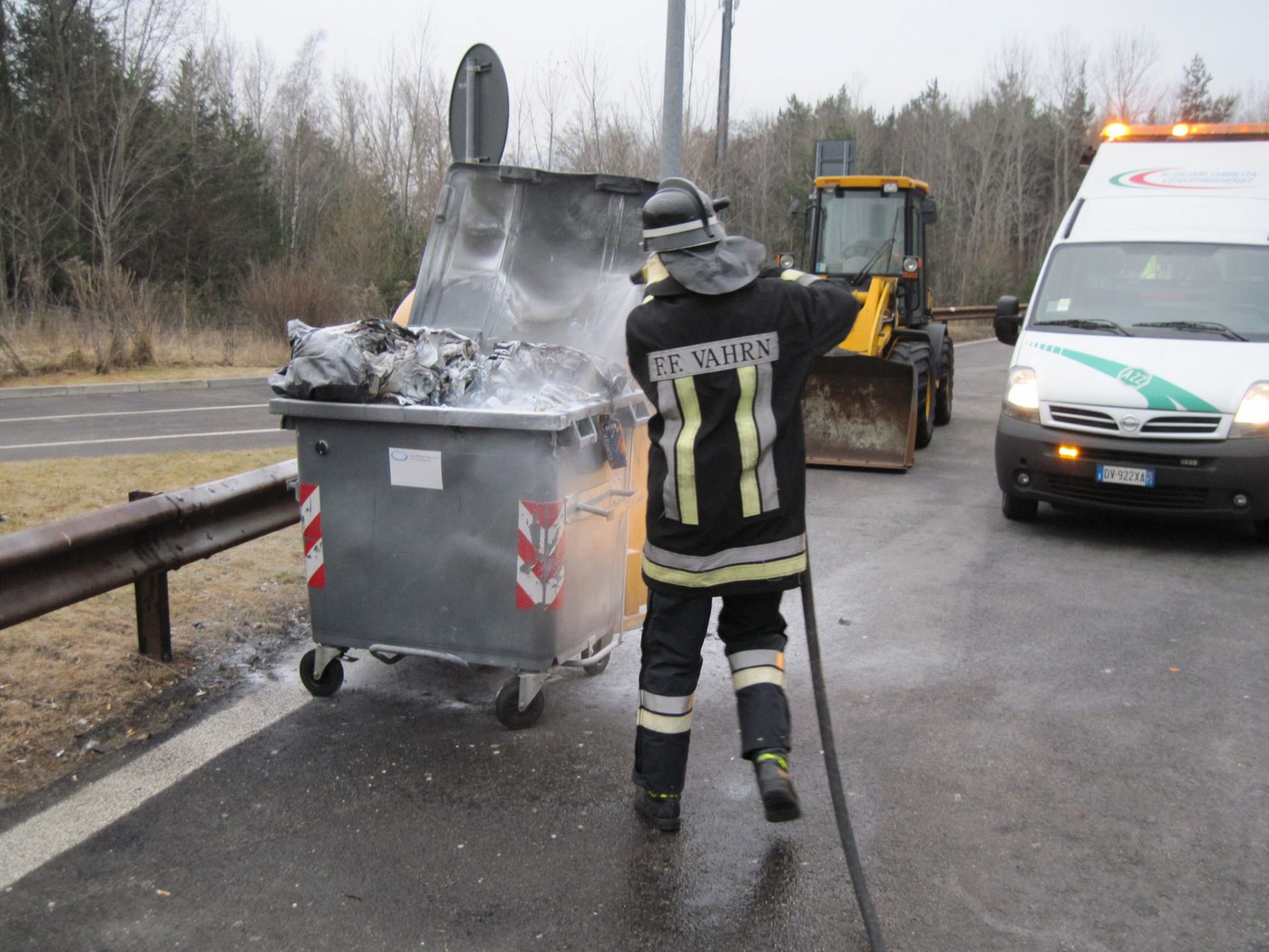 Einsatz 5 am 15.02.2011 Müllcontainer in Brand bei Autobahneinfahrt Vahrn