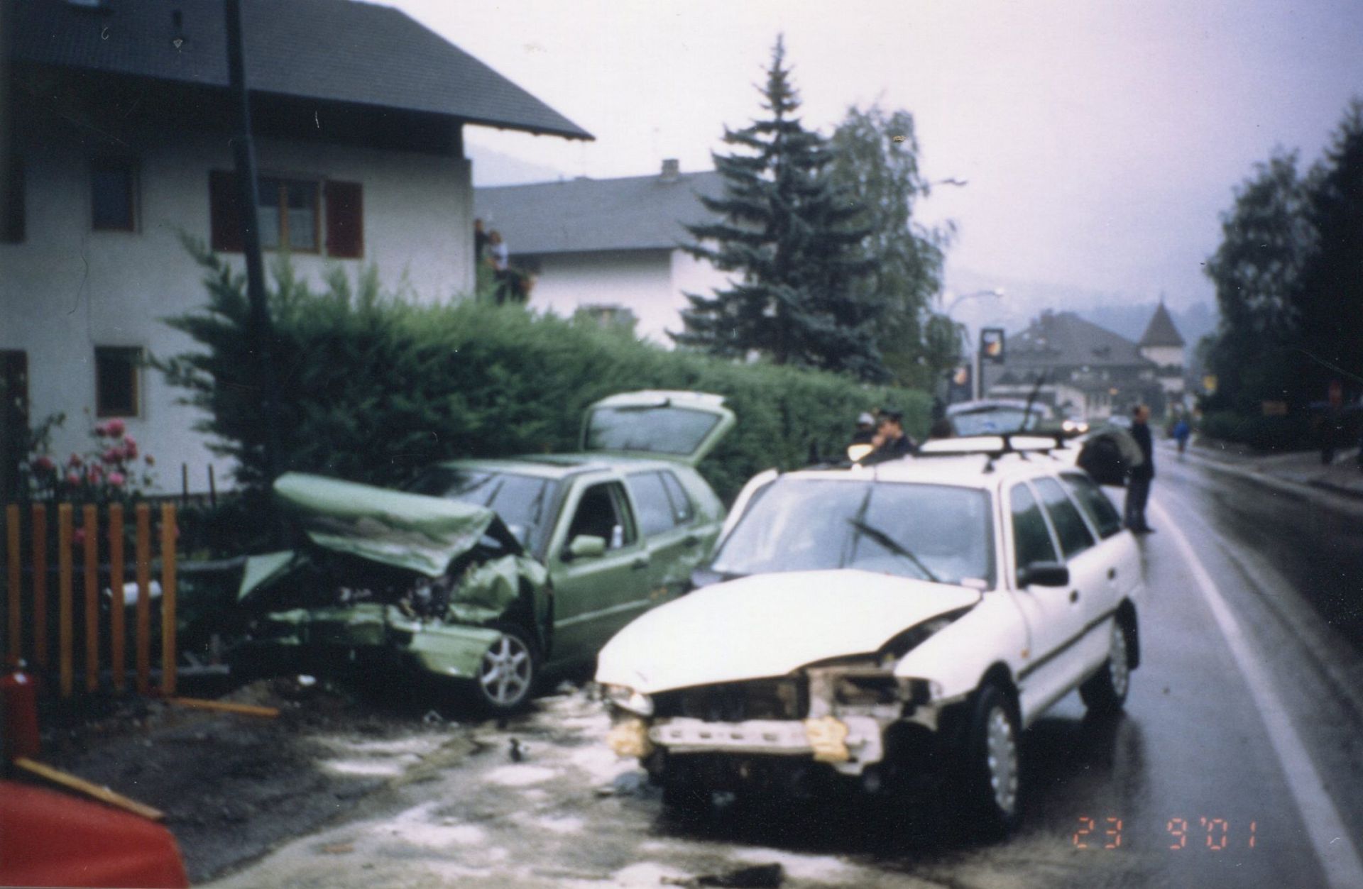 Einsatz 64 am 23.09.2001 Frontalzusammenstoß zweier PKW Brennerstaatsstraße im Löwenviertel
