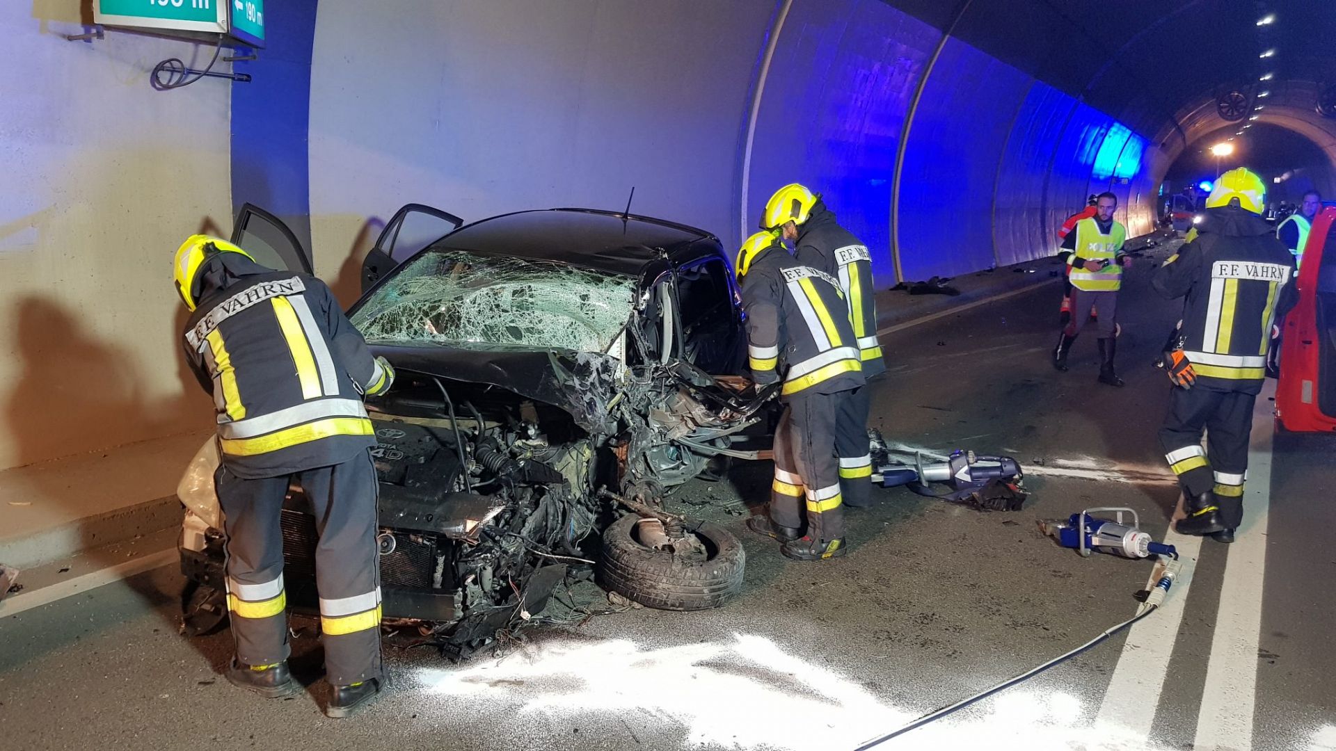 Einsatz 84 am 07.09.2019 Frontalzusammenstoß mit eingeklemmten Personen im Umfahrungstunnel Brixen