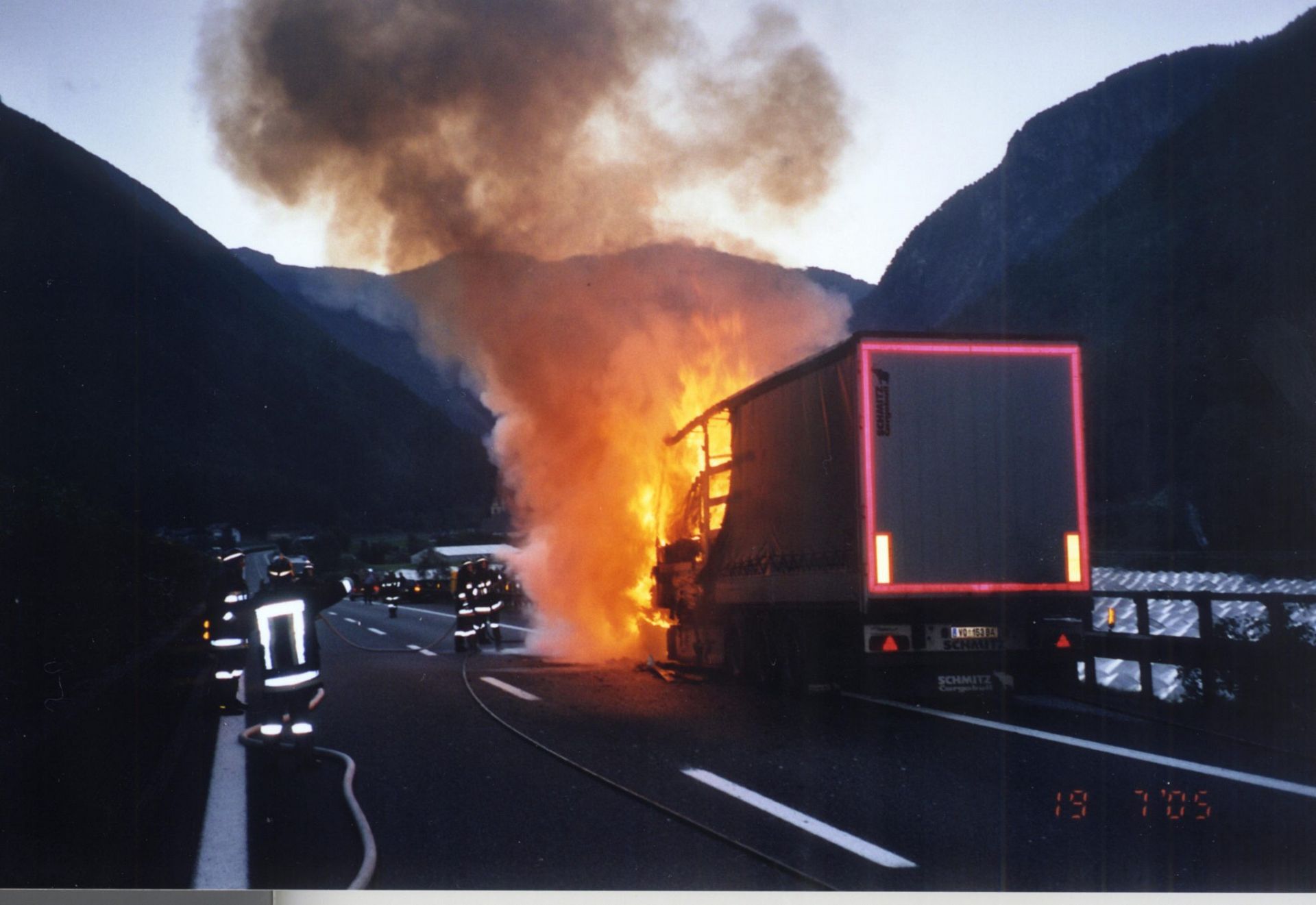 Einsatz 94 am 19.07.2005 LKW in Vollbrand A22 Nordspur