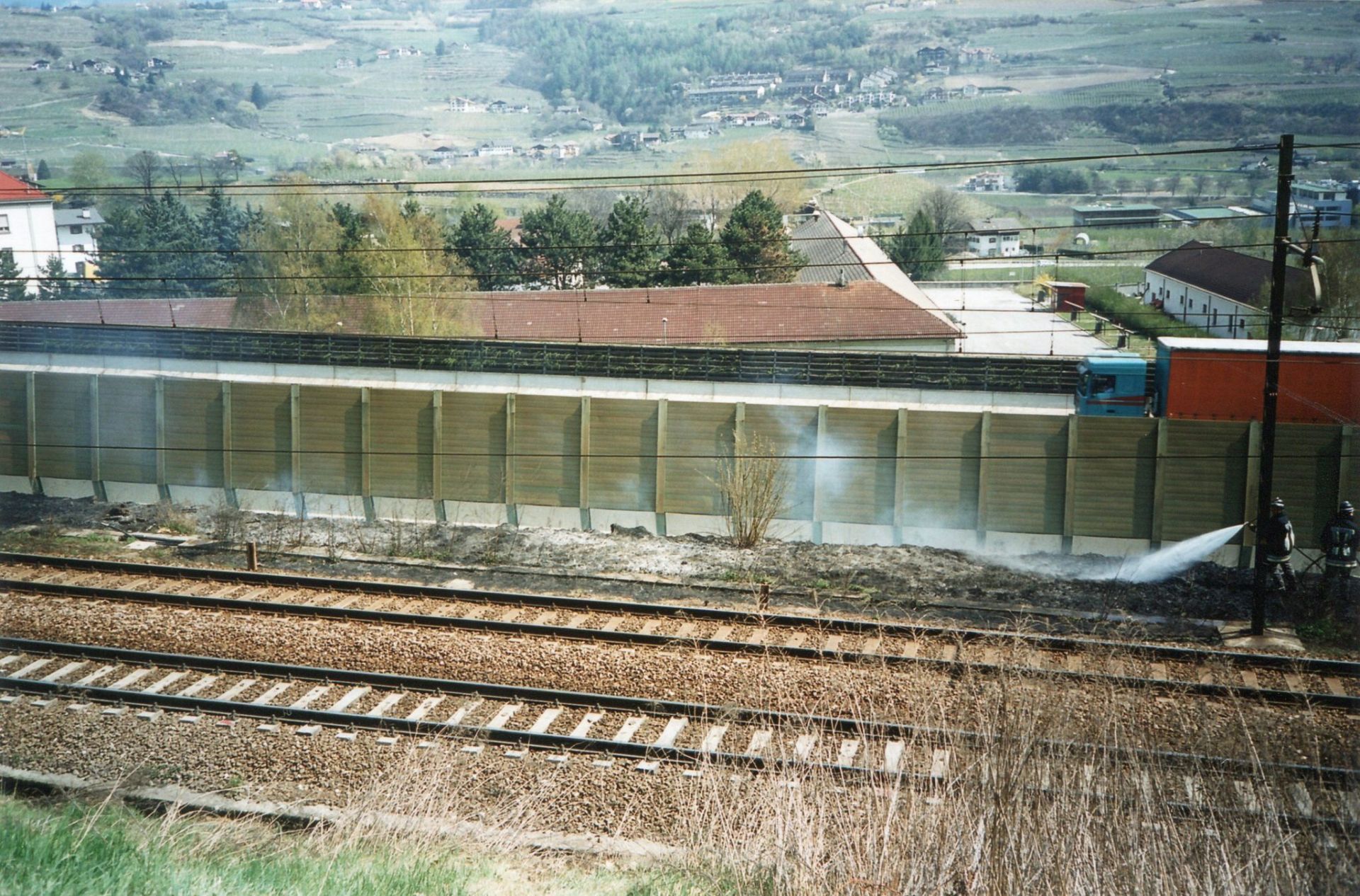 Ensatz 24 am 17.04.2003 Böschungsbrand bei Eisenbahn Höhe Verdone Kaserne