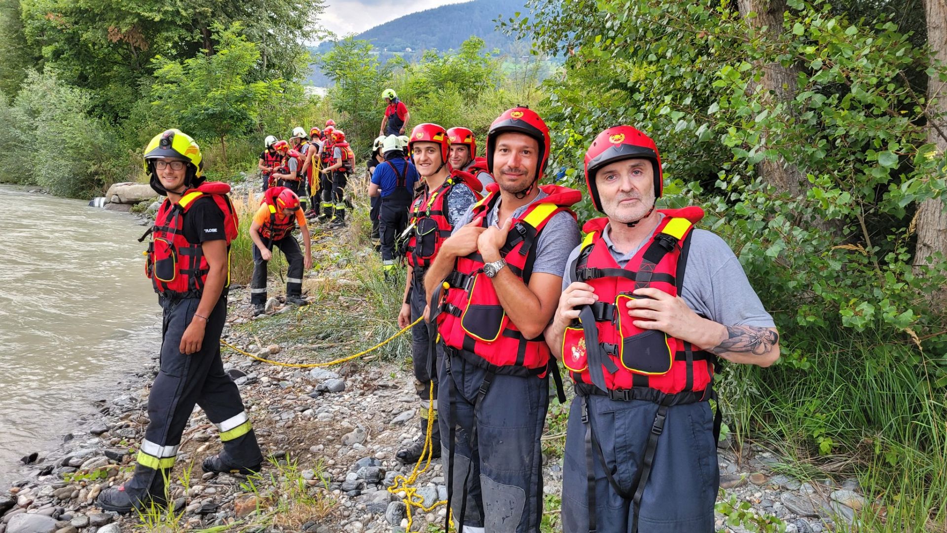 Gemeinschaftsübung mit der Wasserrettung