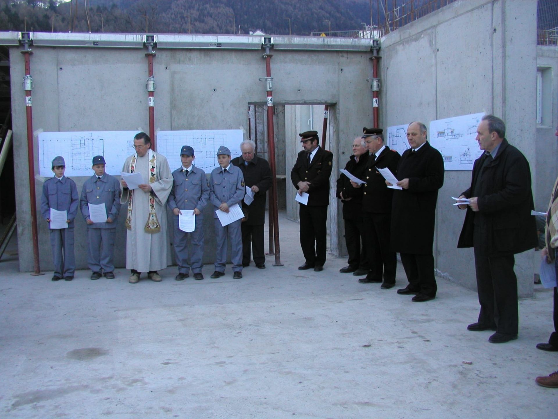Februar 2003: Grundsteinlegung